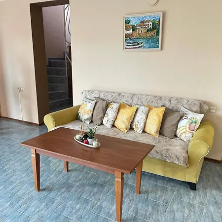 Dechkoni Holiday home *