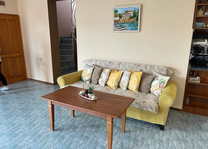 Dechkoni بيت للعطل *