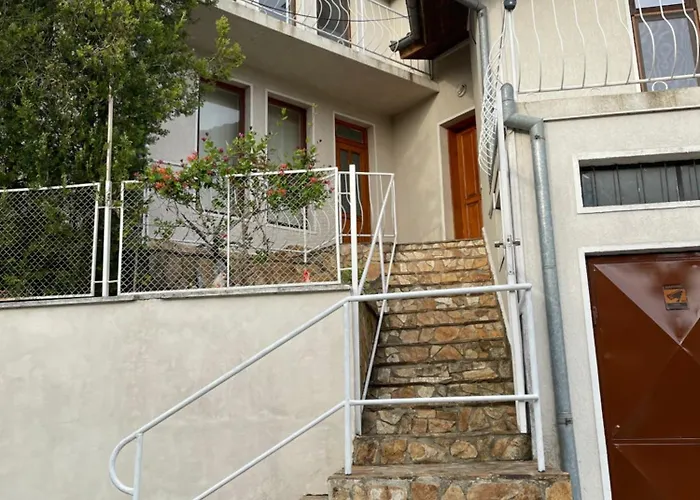 بيت للعطل Dechkoni كافارنا